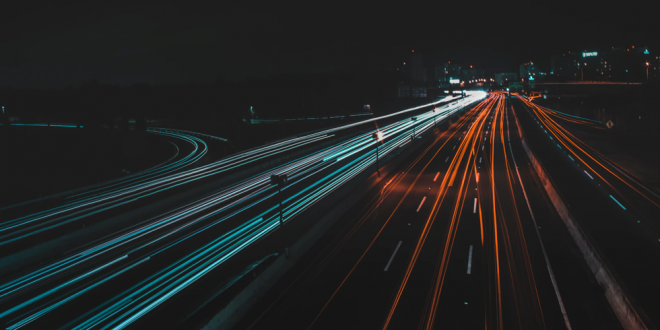 Jak vyniknout mezi konkurencí? Pomohou reklamní polepy aut Jak vyniknout mezi konkurencí? Pomohou reklamní polepy aut