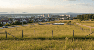 Pozemek na okraji města: kompromis mezi přírodou a dostupností
