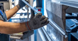 Seznamte se s řezáním vodním paprskem