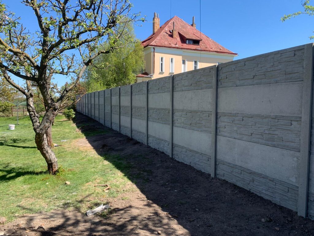 Betonový plot: pro koho je vhodný a na co dát pozor
